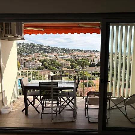 Joel * Sainte-Maxime